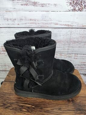 UGG Koolaburra Boots Womens 8 Black Suede Shearling Mid Calf Bows